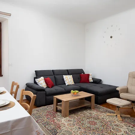 Zerostrasse View Apartment Pula