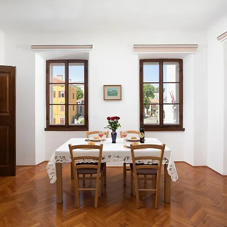 Zerostrasse View * Πούλα